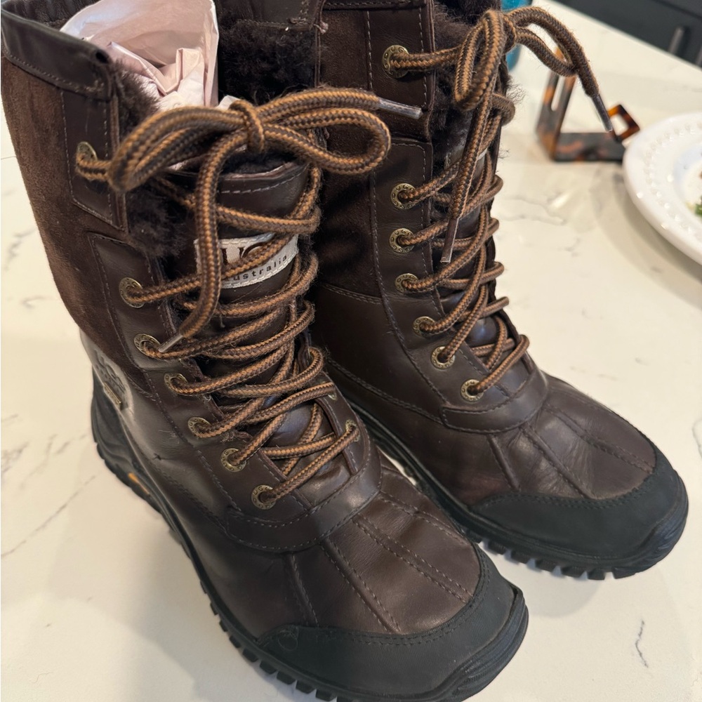 Ugg Adirondack brown suede snow boots